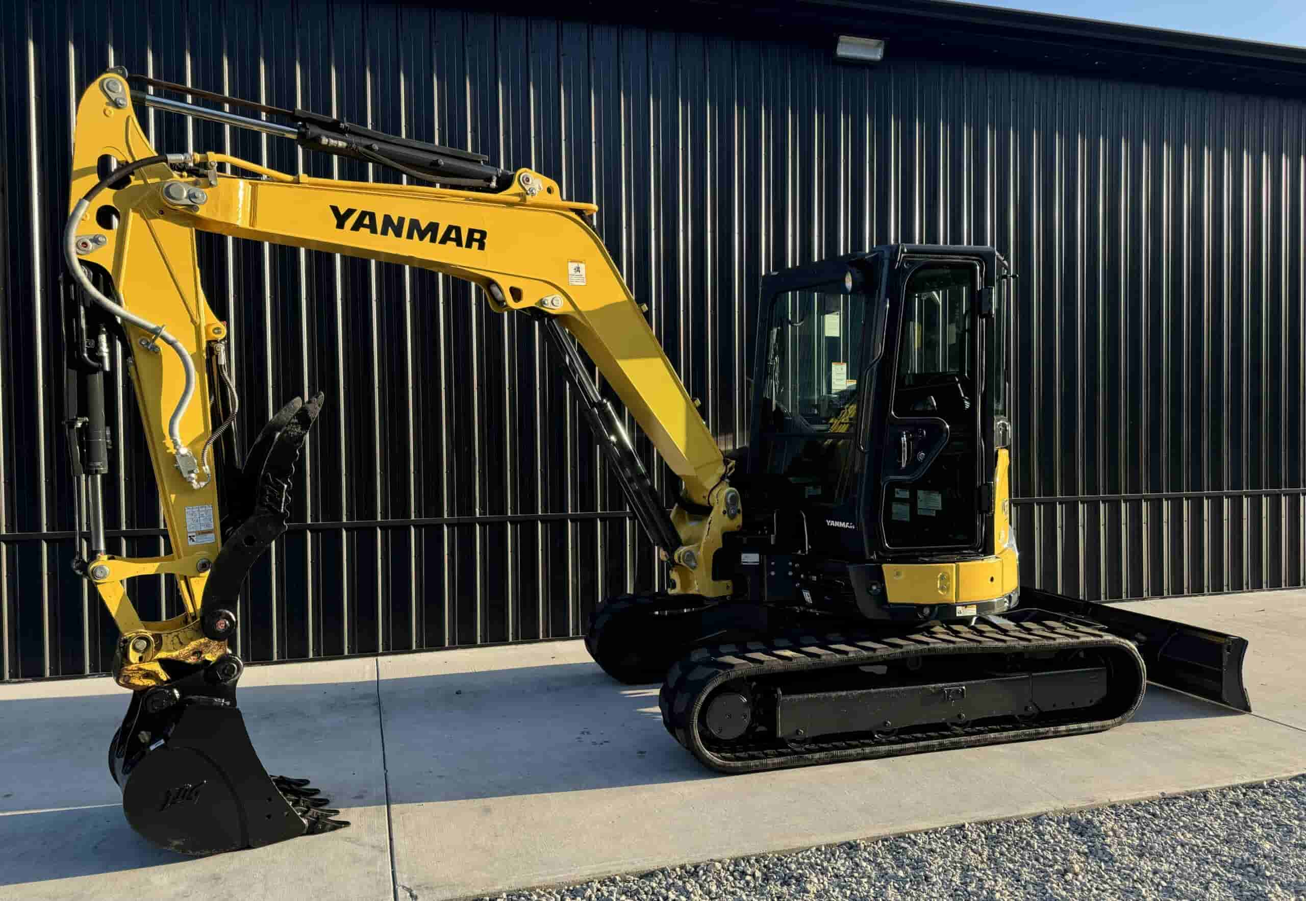 2019 YANMAR VIO55-6A
